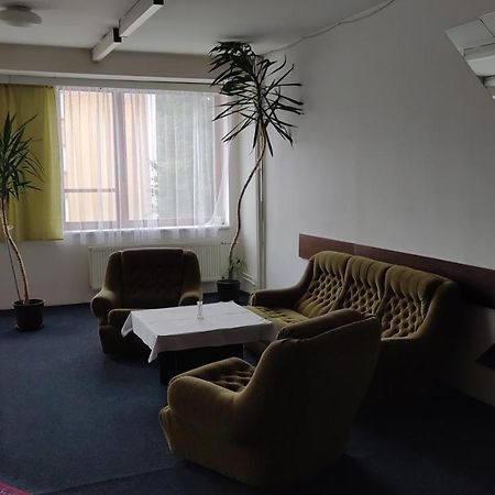 Hotel Apollo Valasske Mezirici Luaran gambar