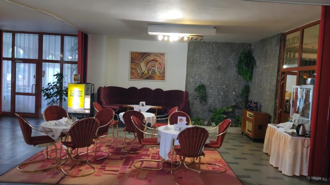 Hotel Apollo Valasske Mezirici Luaran gambar