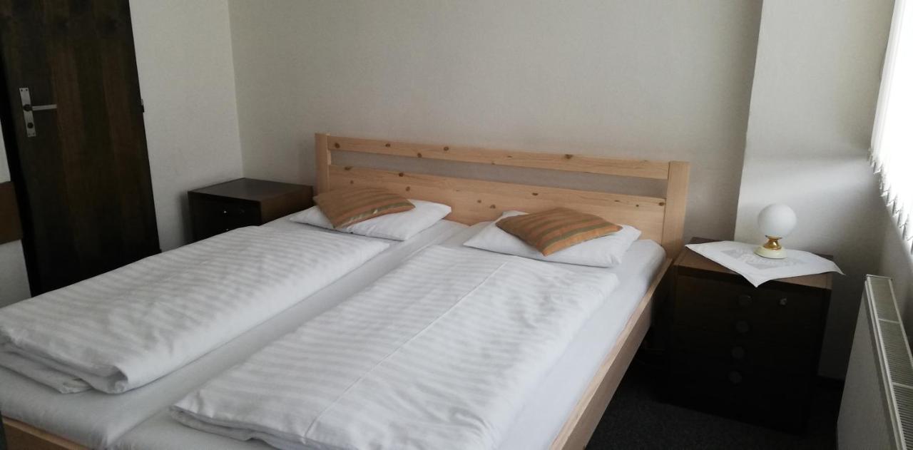 Hotel Apollo Valasske Mezirici Luaran gambar