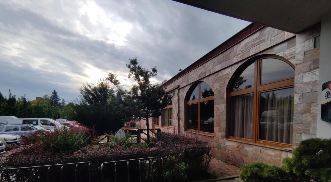 Hotel Apollo Valasske Mezirici Luaran gambar