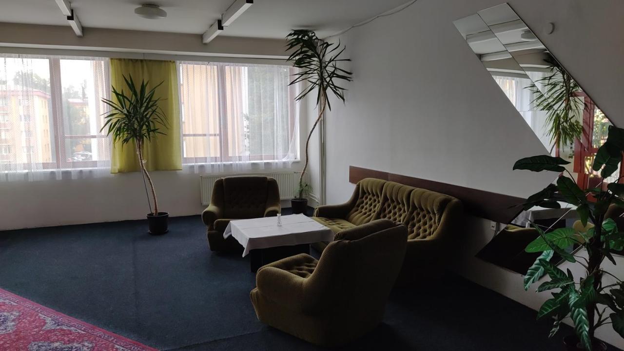 Hotel Apollo Valasske Mezirici Luaran gambar